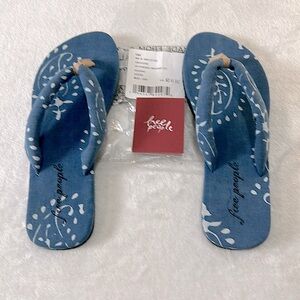 Free People Verdra Women's Flip Flop Sandal In Blue Azure Size 11US / 41EU New